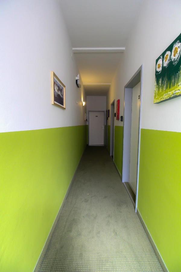 Economic 2sb In Lively Area Wien